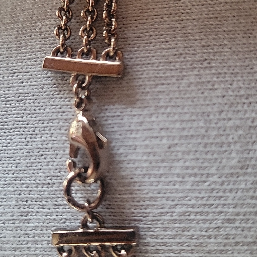Three strand Rhinestone necklace . - Picture 3 of 3